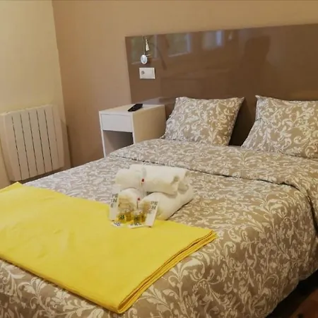 Residencia Compostela 2 Bed & Breakfast