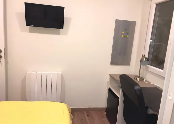 Residencia Compostela 2 *