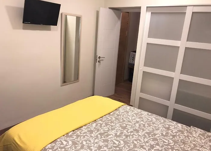 לינה וארוחת בוקר Residencia Compostela 2 סנטיאגו דה קומפוסטלה